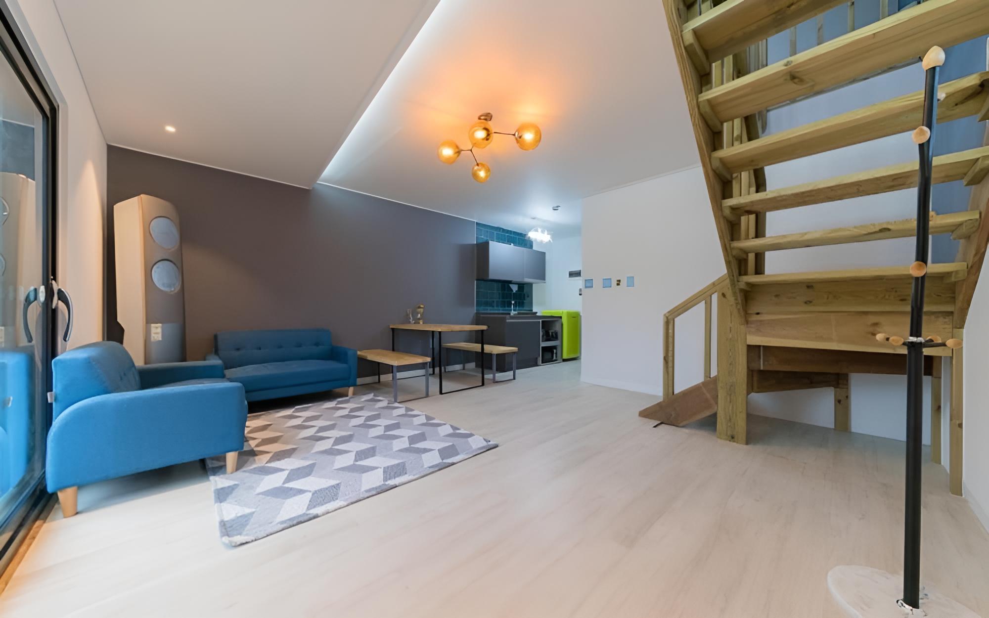 Room (C-6 (individual terrace dog park indi)