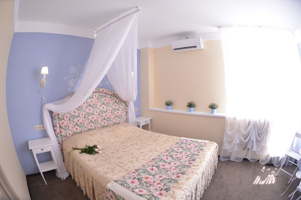 Superior Double Room, 1 Queen Bed, City View photo 2