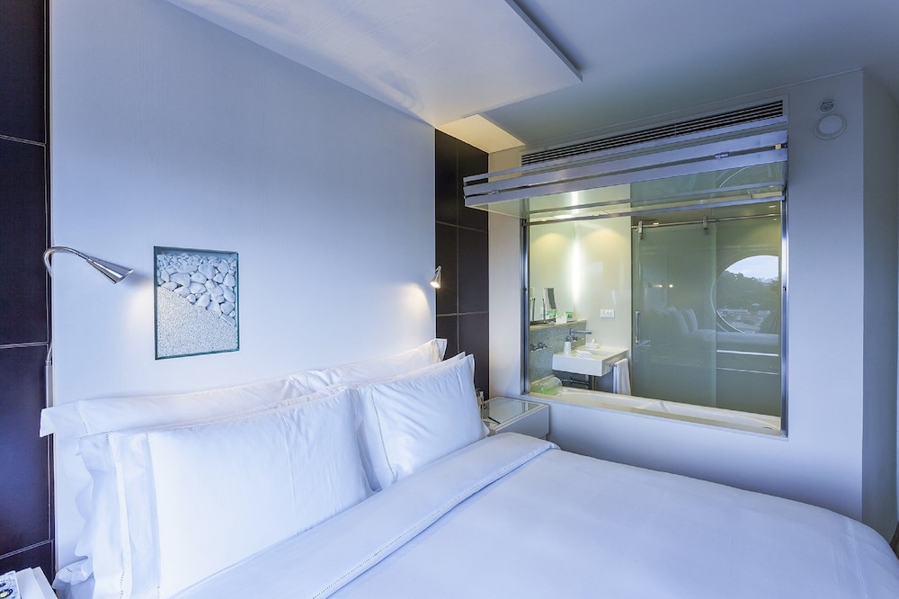 Deluxe Room - Photo 3