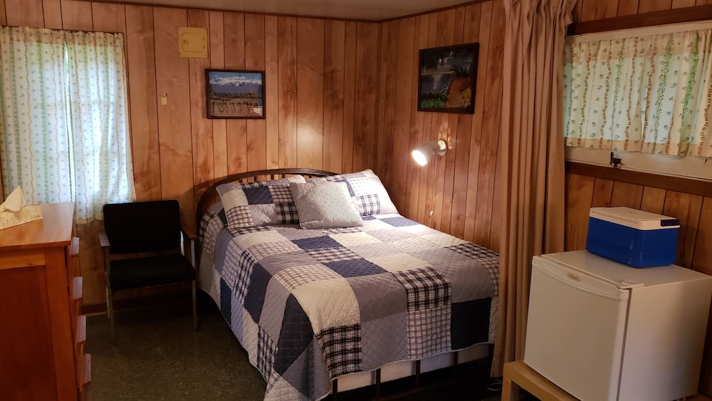 Standard Cabin, 2 Double Beds photo 3