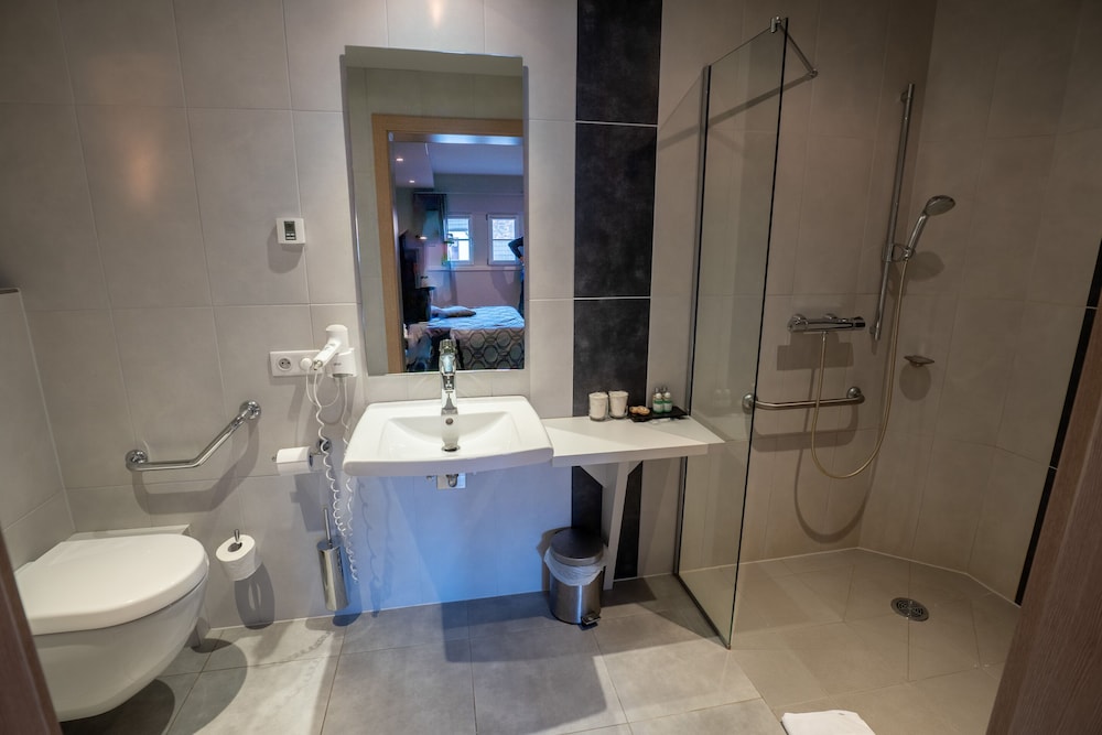 Deluxe Double Room, Accessible (2) photo 3