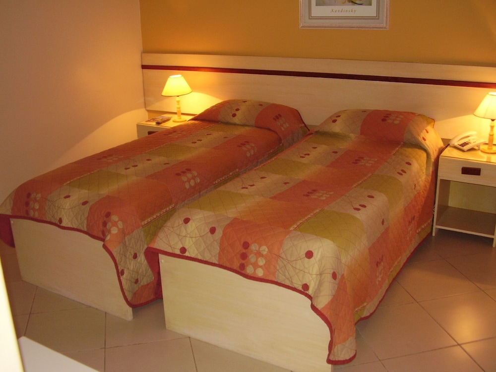 Standard Twin Room photo 1