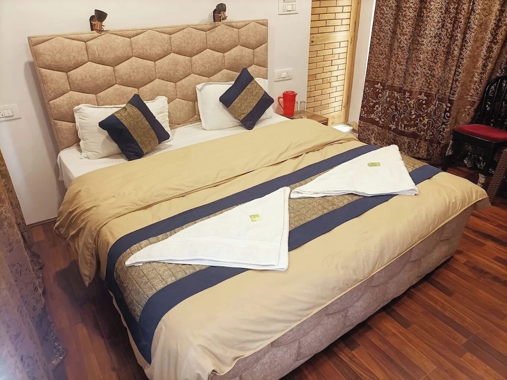 Deluxe Double Room photo 2