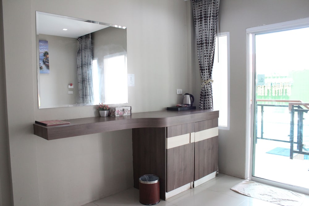 Deluxe Double Room, Terrace, Pool View photo 3