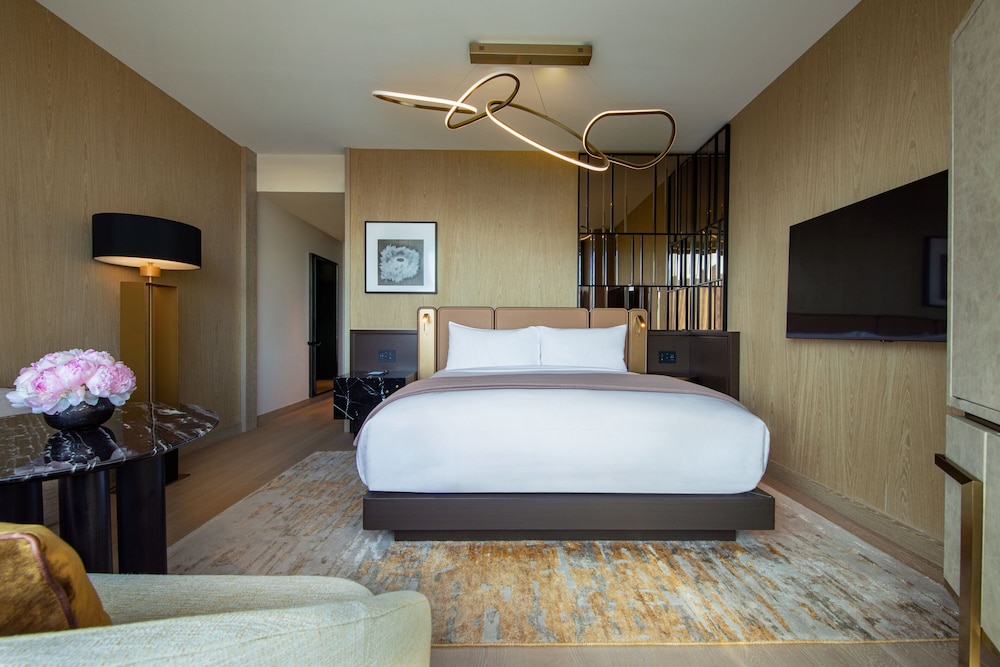Superior Room, 1 King Bed