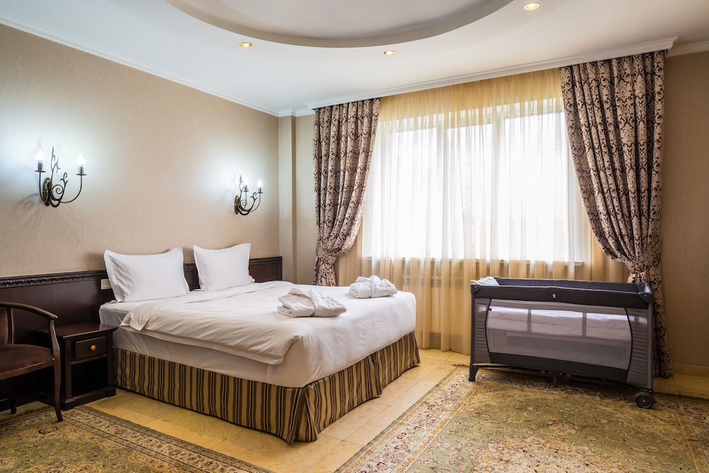 Standard Double or Twin Room photo 1