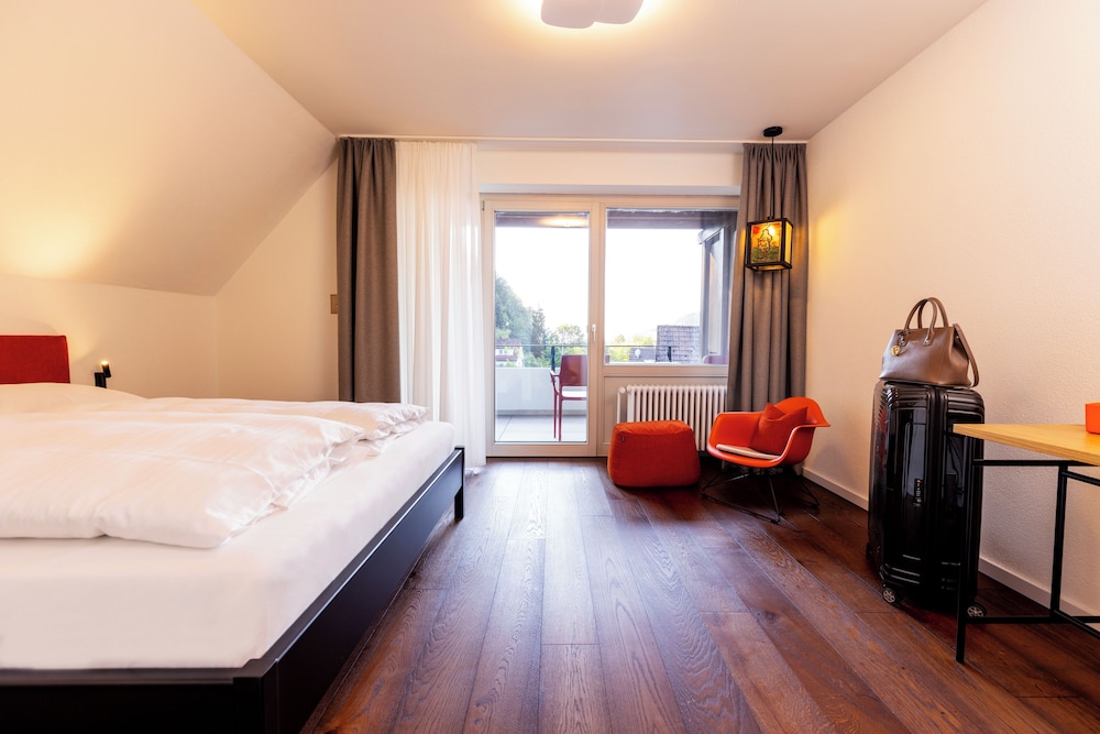 Deluxe Double Room, Balcony - Photo 4
