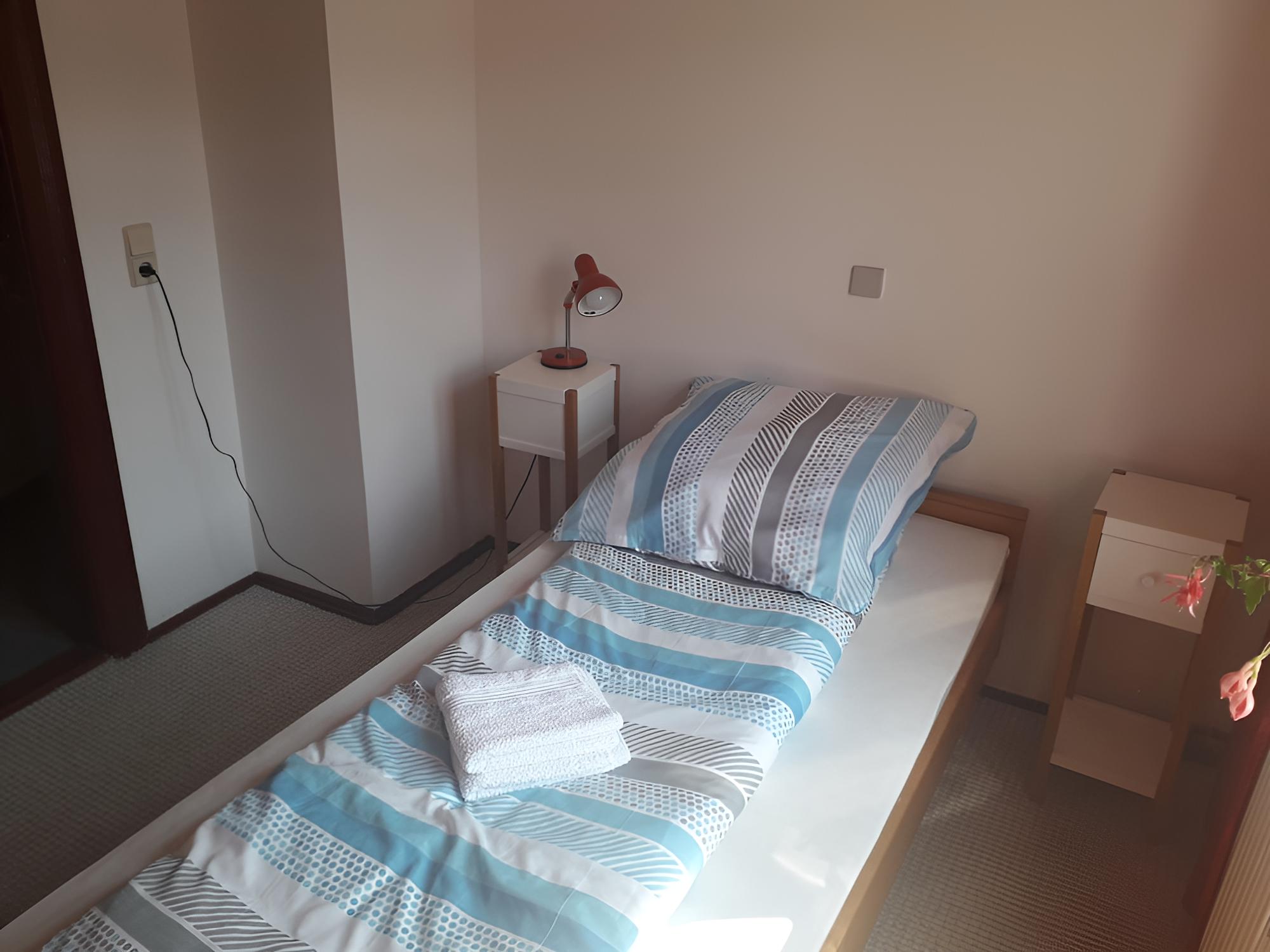 Single Room, Shared Bathroom photo 2