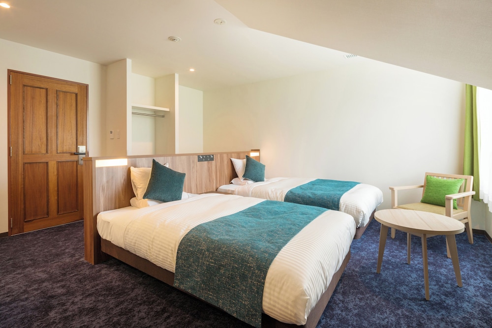 Renovated Premier Twin Room, Non Smoking photo 3
