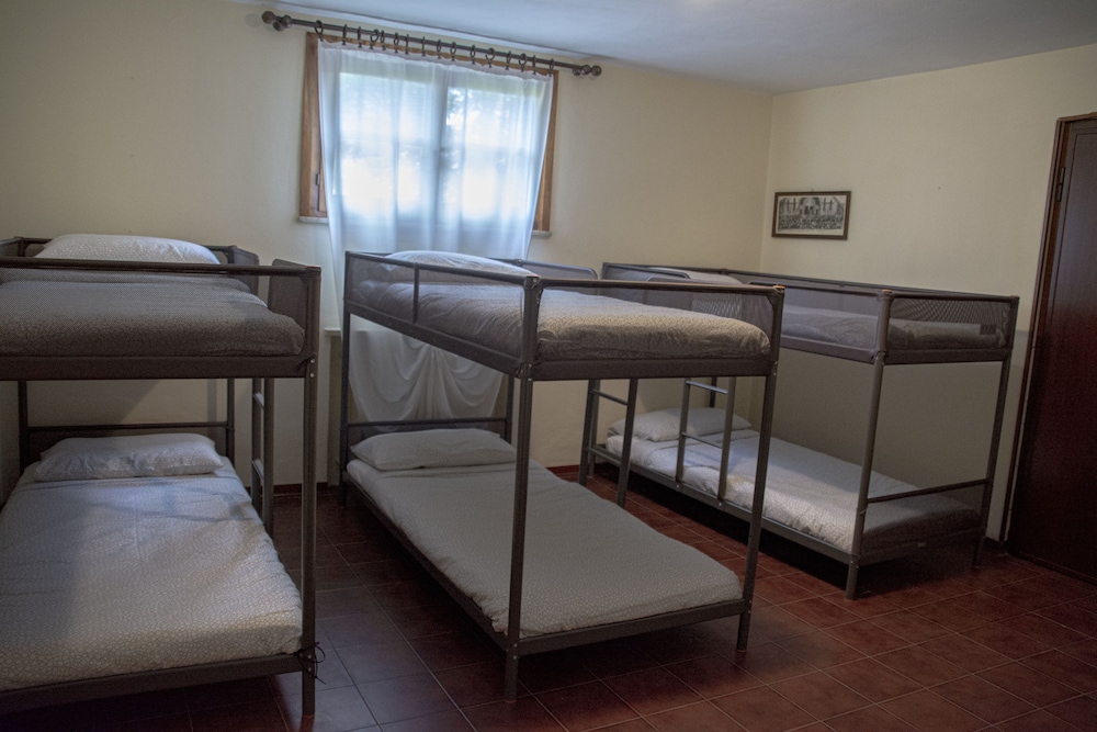 Economy Room, Mixed Dorm, Non Smoking, Refrigerator (Bagno Esterno/ External Bathroom) photo 1
