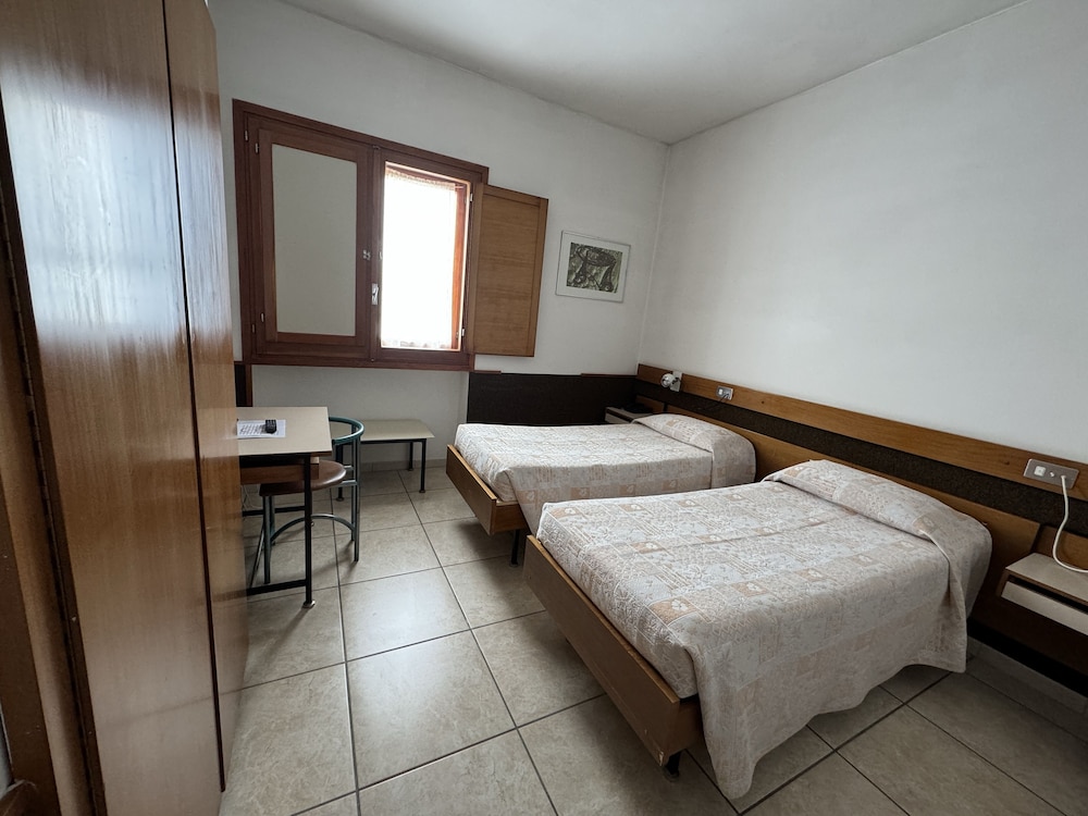 Classic Double Room - Photo 2