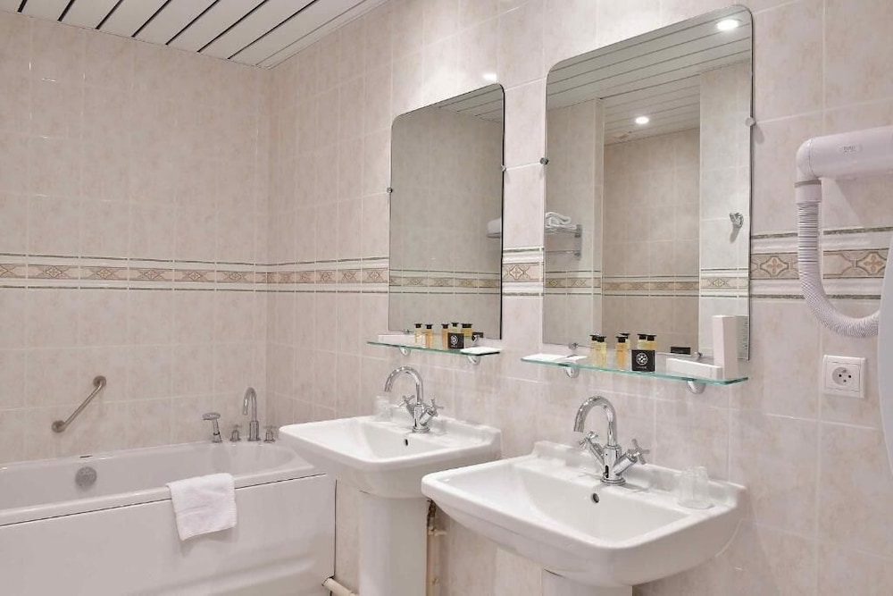Superior Triple Room, Ensuite (Suite) photo 2