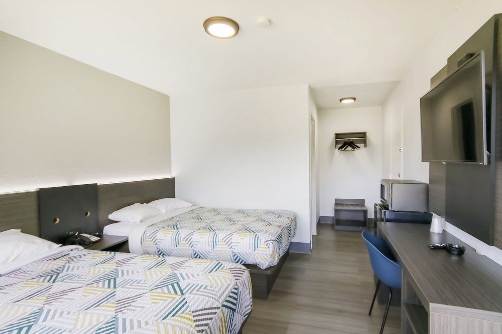 Room, 2 Double Beds, Non Smoking (Accessible) photo 1