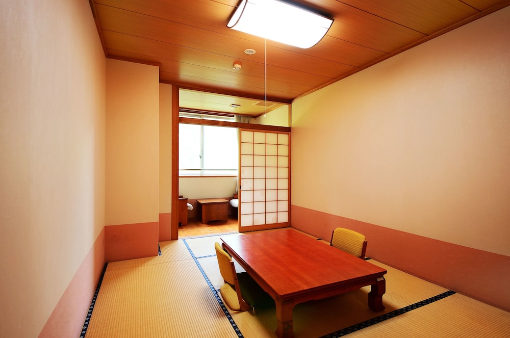 Run of the House, Shared Bathroom (Japanese Room or Western Room, No View) photo 3