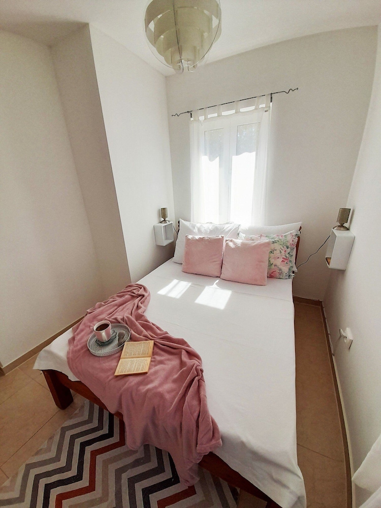 Apartment (Two bedroom apartment with Terrace an) photo 2