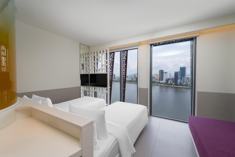 Room, 2 Twin Beds, River View - Photo 4