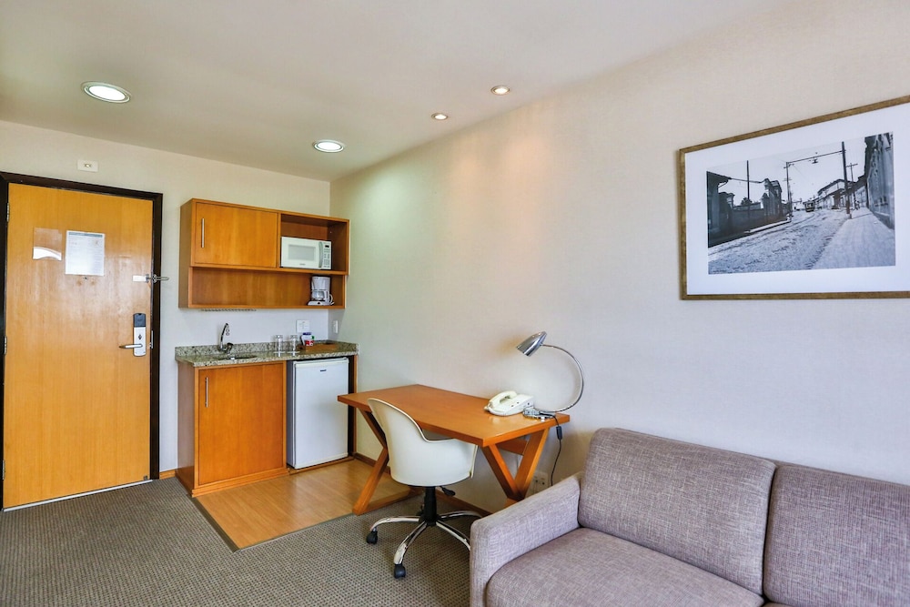 Standard Suite, 1 King Bed - Photo 8