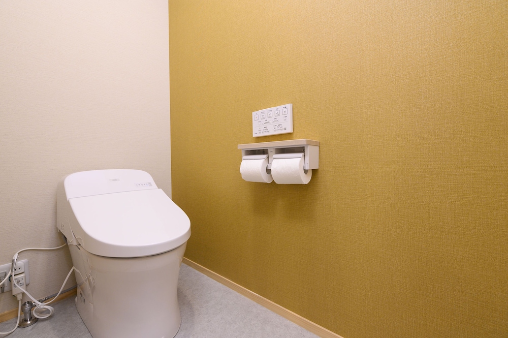 Room 102 thumbnail 6