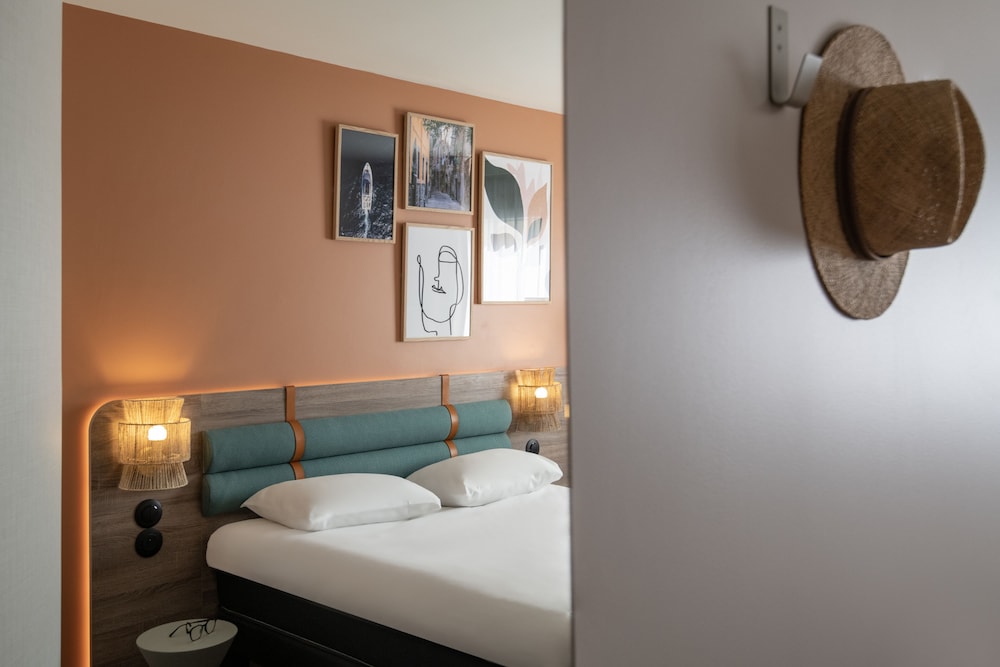 Room, 1 Double Bed - Photo 2