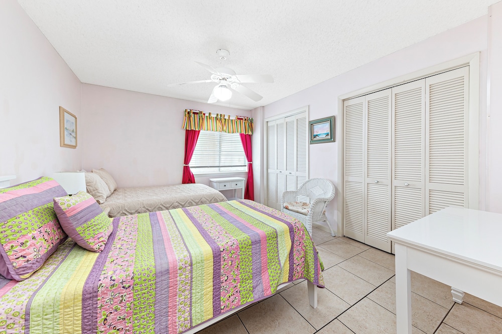 Family Condo, 4 Bedrooms, Bathtub, Beach View photo 1