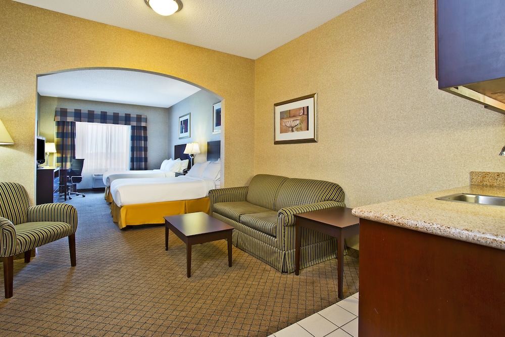 Suite, 2 Queen Beds - Photo 1