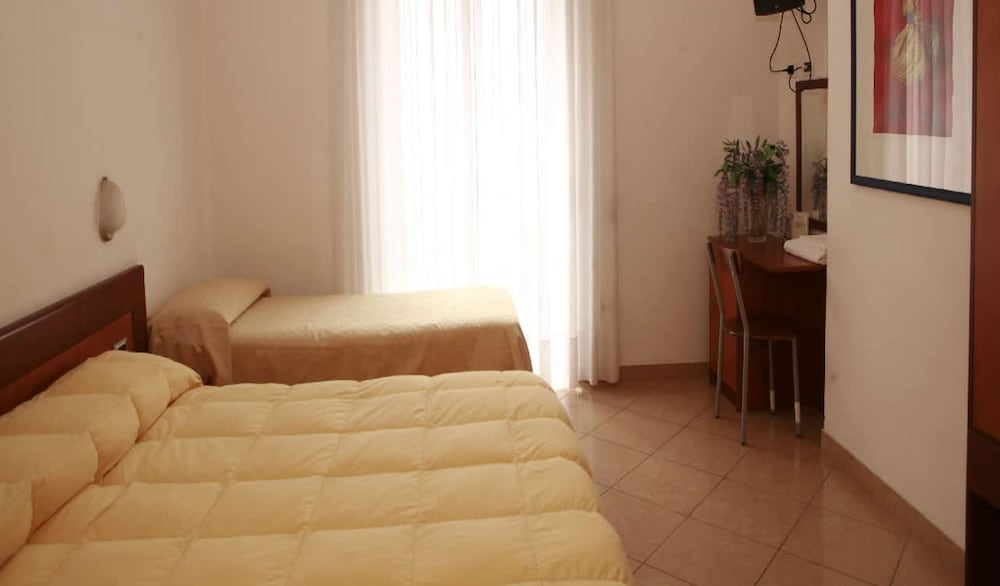 Family Room (3 persons)