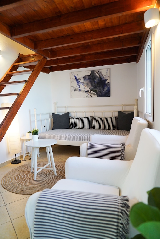 Loft Suite With Caldera View