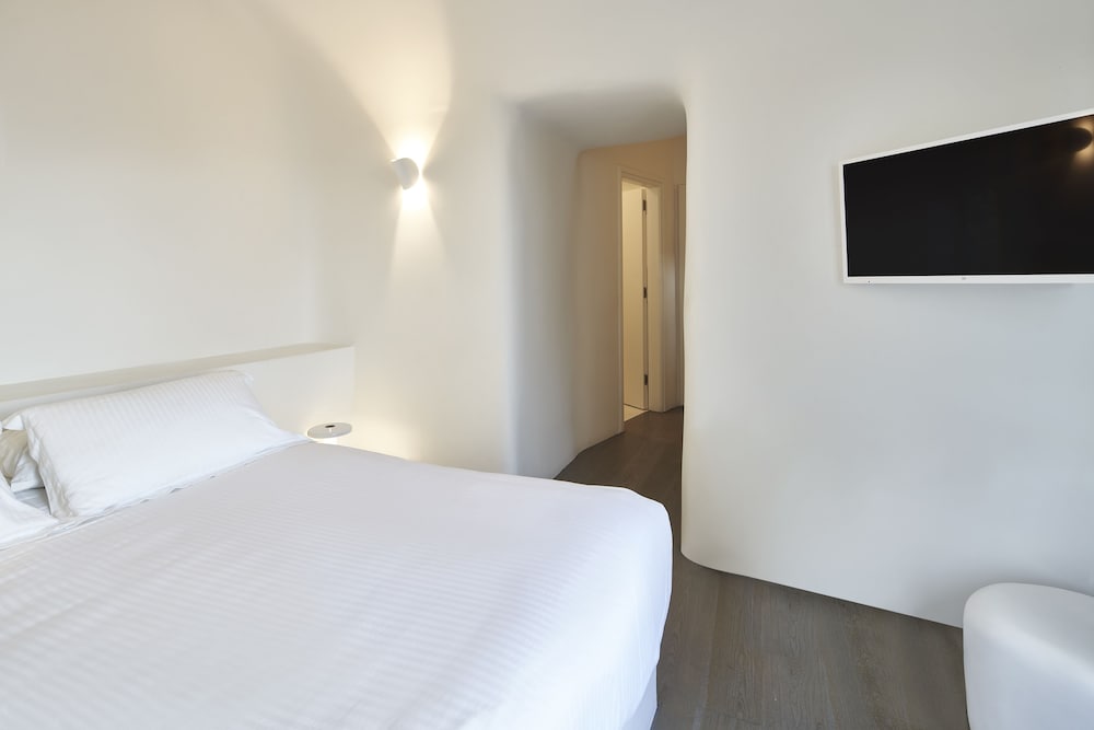 Suite, Private Pool, Sea View - Photo 3