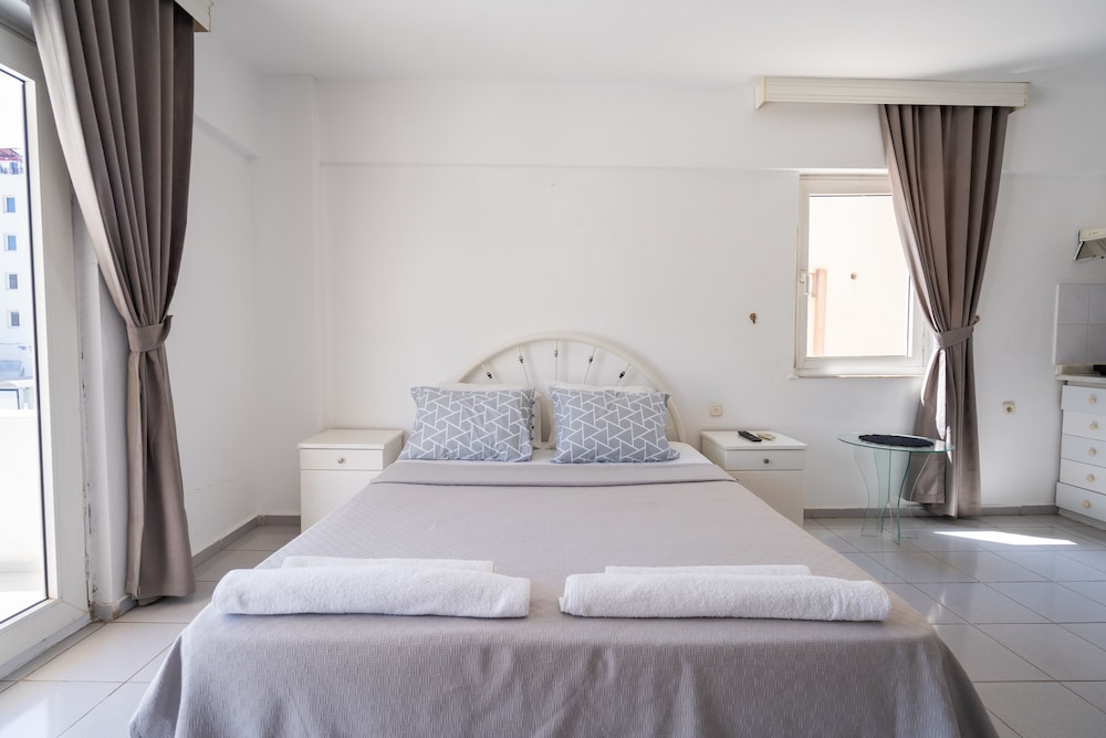 Standard Double Room, 1 Bedroom, Garden View