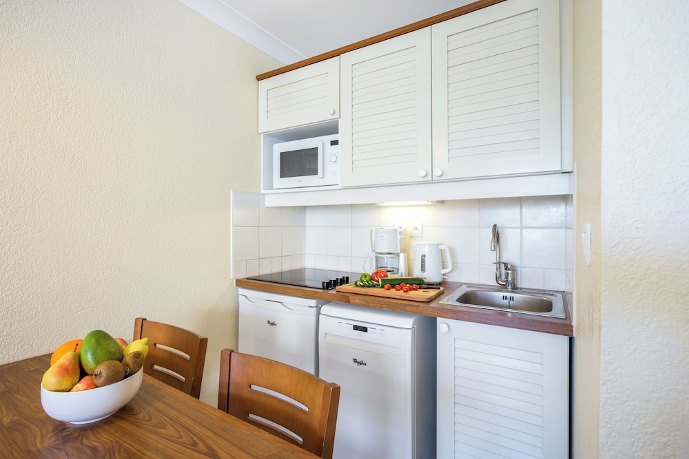 Apartment 4 people - 1 bedroom - Balcony photo 2