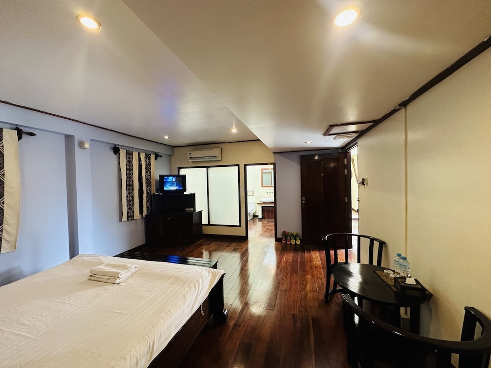 Deluxe Double Room - Photo 31