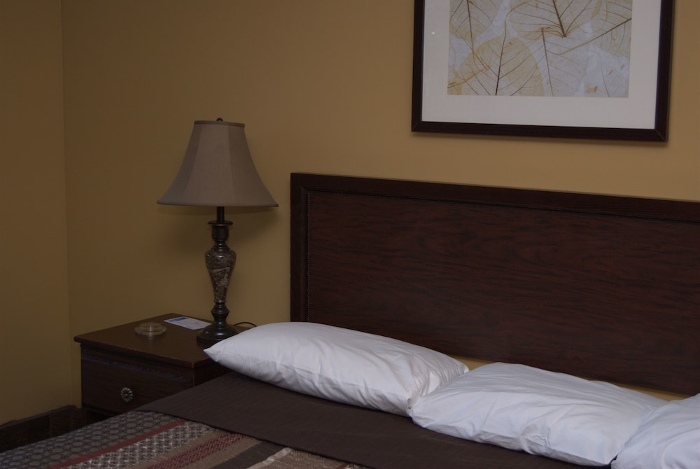 Classic Room, 1 King Bed (Exterior) photo 1