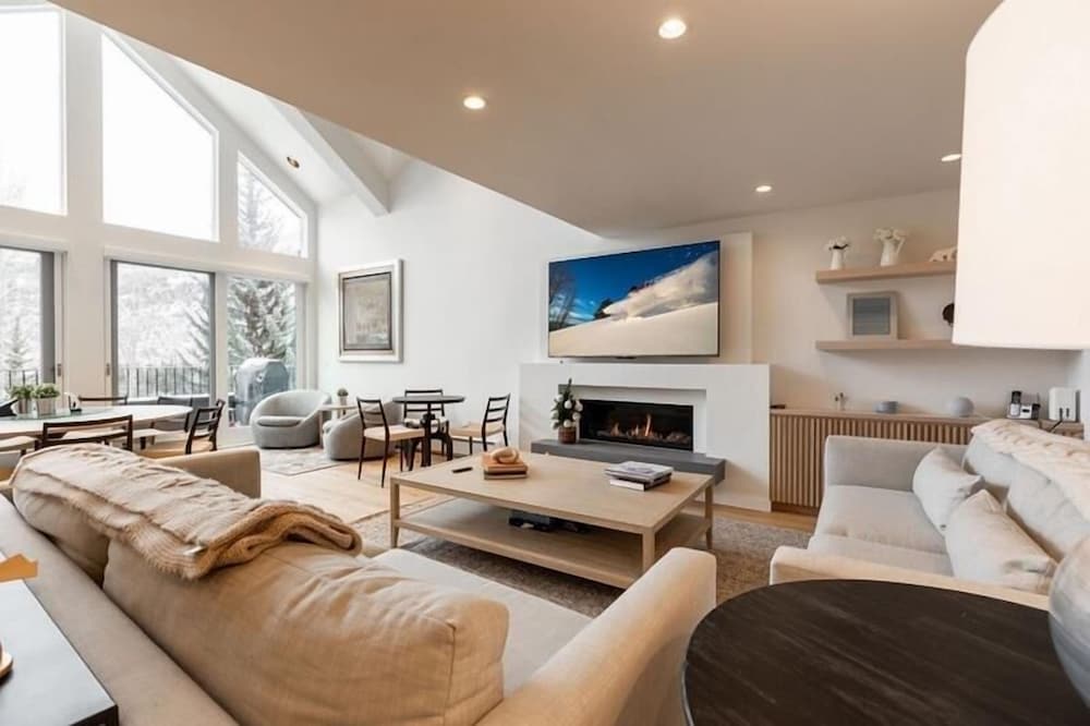 Condo, 4 Bedrooms
