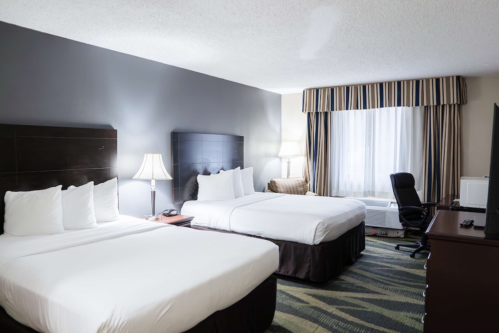Standard Room, 2 Queen Beds, Accessible, Refrigerator & Microwave - Photo 1