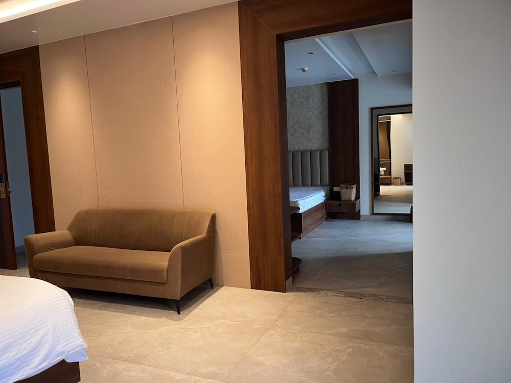 Deluxe Suite, Balcony, Garden View