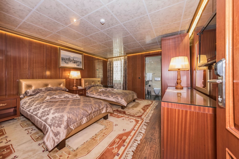 Superior Twin Room, 2 Twin Beds photo 1