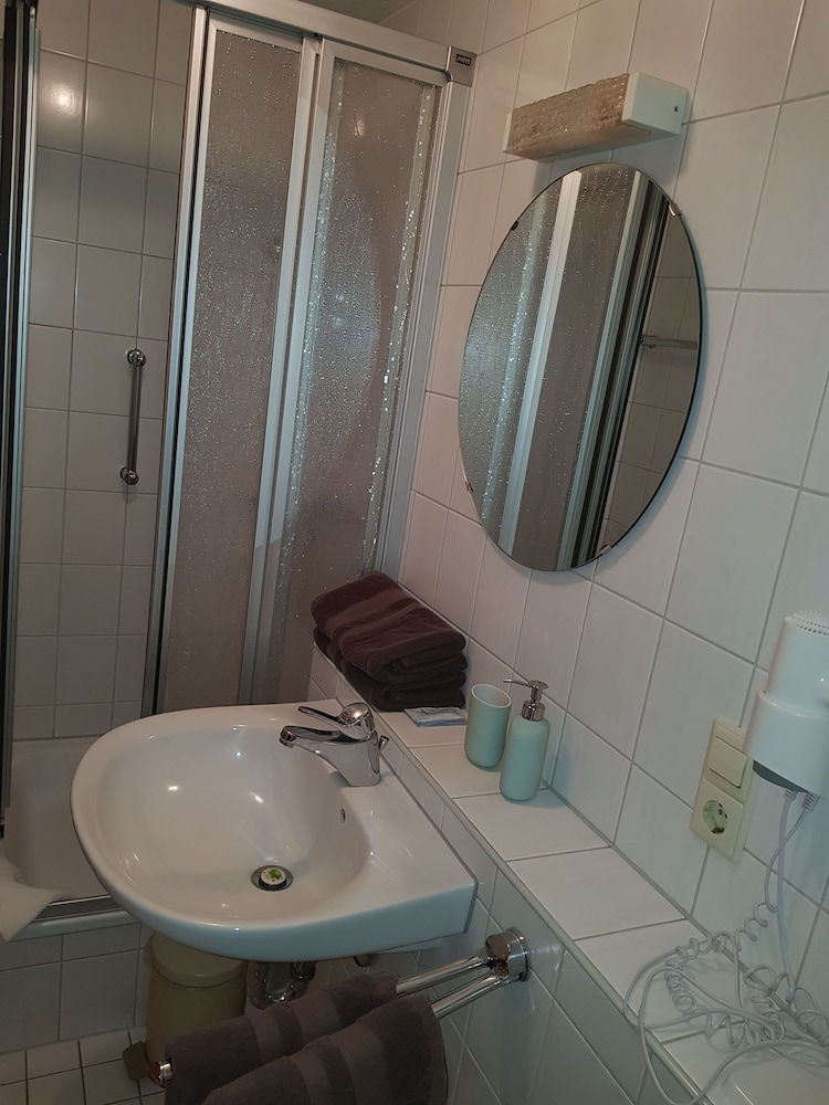 Deluxe Room - Photo 4