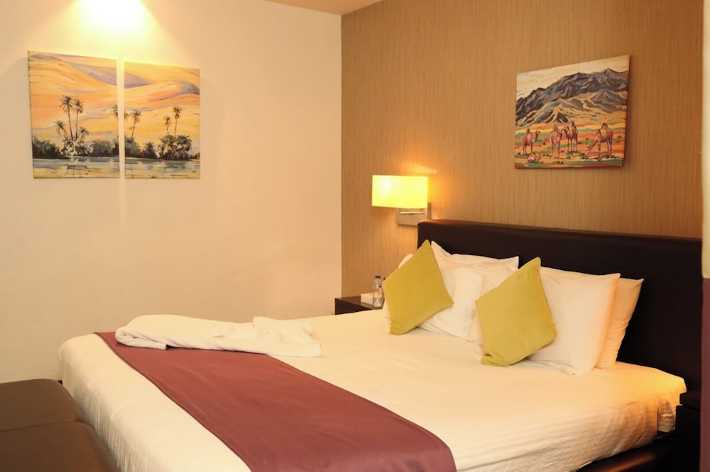 Executive Room, 1 King Bed - Photo 1