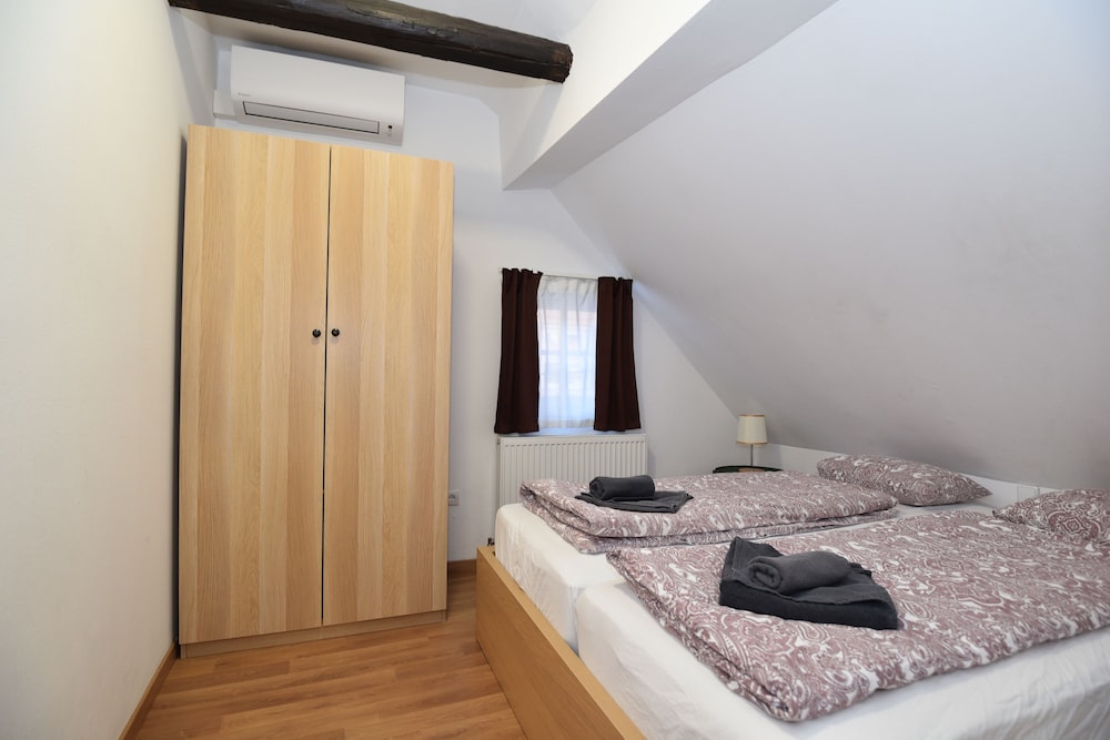 Studio Suite, 1 Queen Bed, Non Smoking, Kitchen photo 1