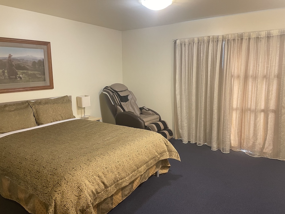 Executive Double Room, Balcony, Executive Level photo 3