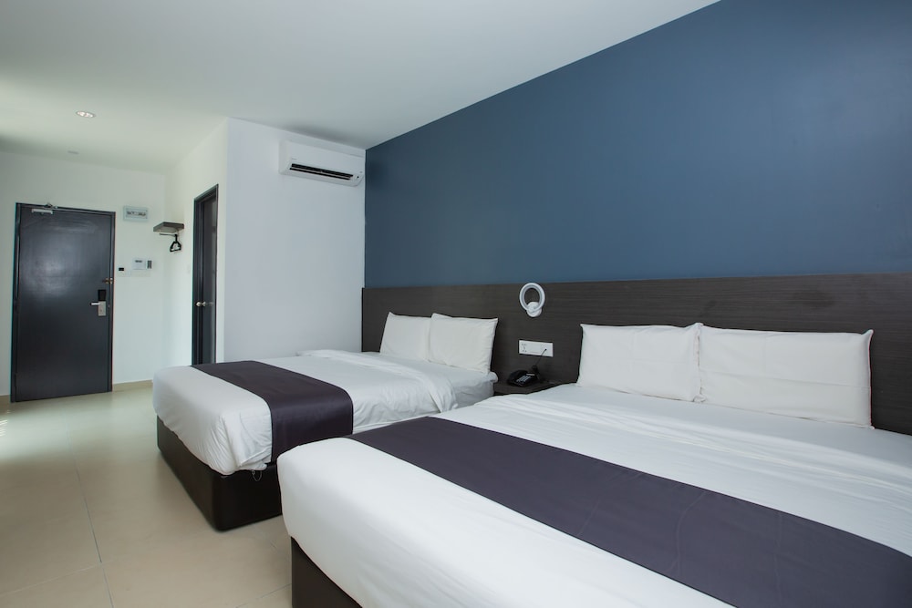 Deluxe Double Room, 2 Queen Beds - Photo 1