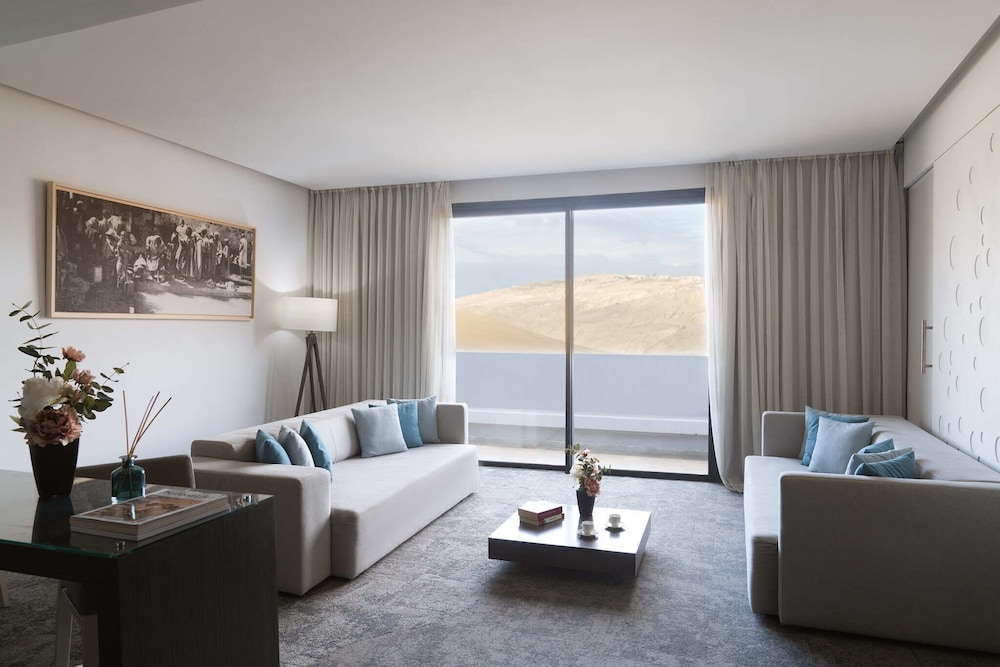 Deluxe Suite photo 1