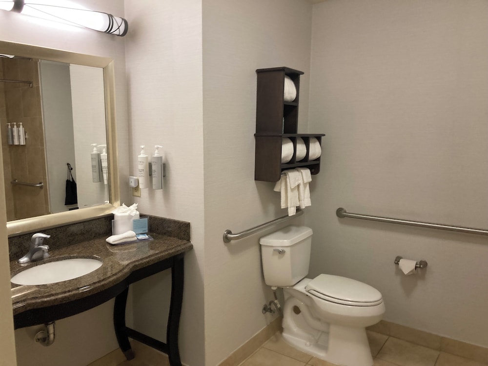 Room, 2 Queen Beds, Accessible, Non Smoking - Photo 6
