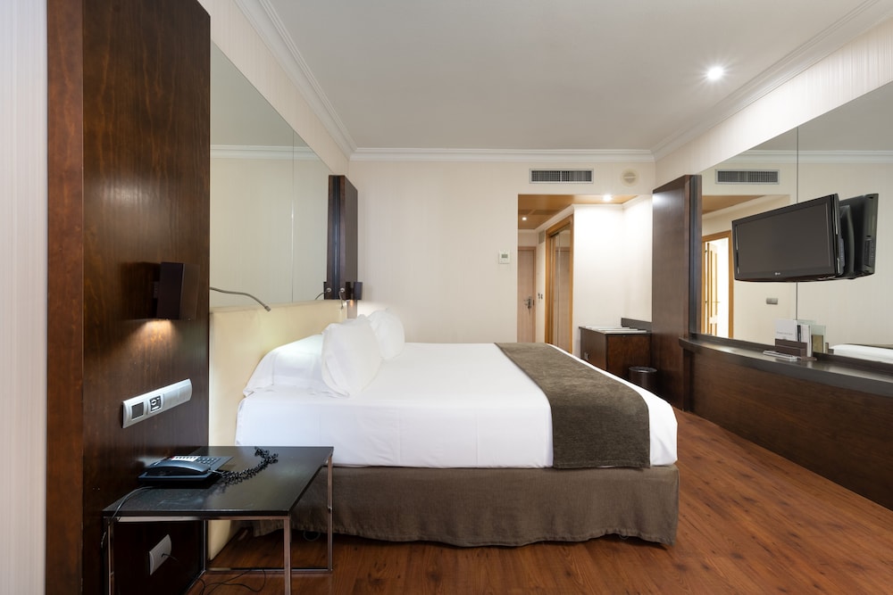 Double Room - Photo 6