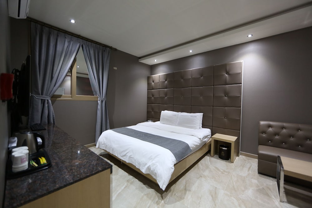 Suite, Non Smoking - Photo 1