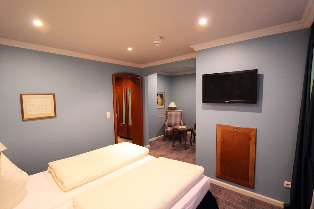 Comfort Double Room, 2 Twin Beds - Photo 9