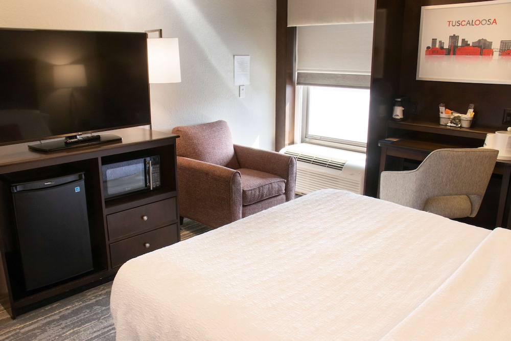 Room, 1 Queen Bed, Accessible - Photo 2