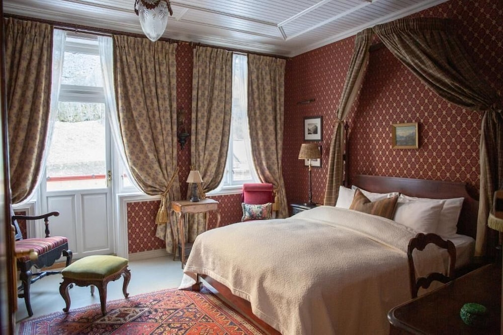 Deluxe Double Room, Garden View