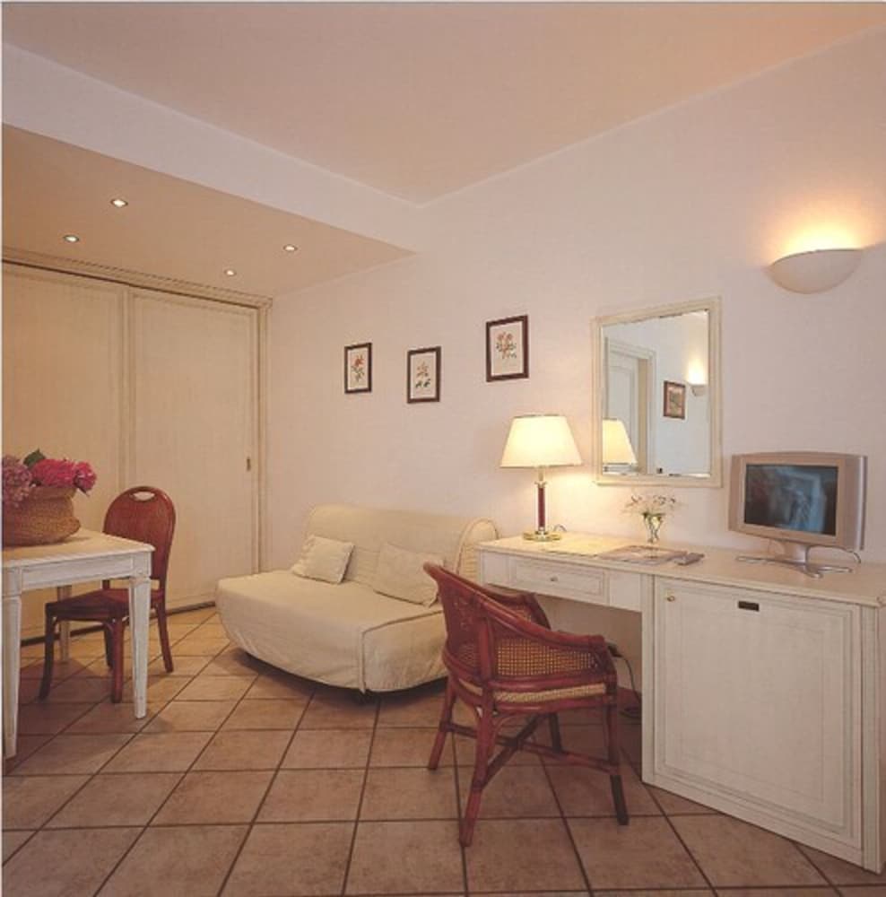 Superior Room, 1 Bedroom, Garden View, Ground Floor photo 3