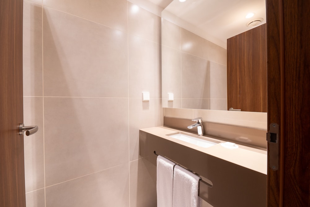 Suite (with 1 extrabed, 2 adults + 1 kid) thumbnail 6